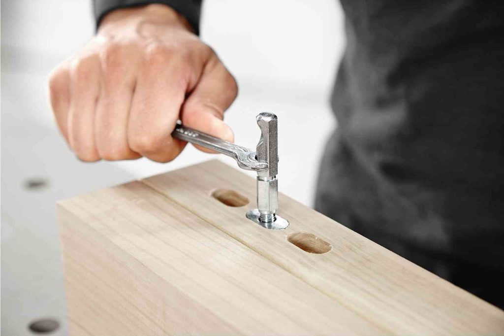 مشکلات مربوط به رطوبت و تغییر شکل چوب